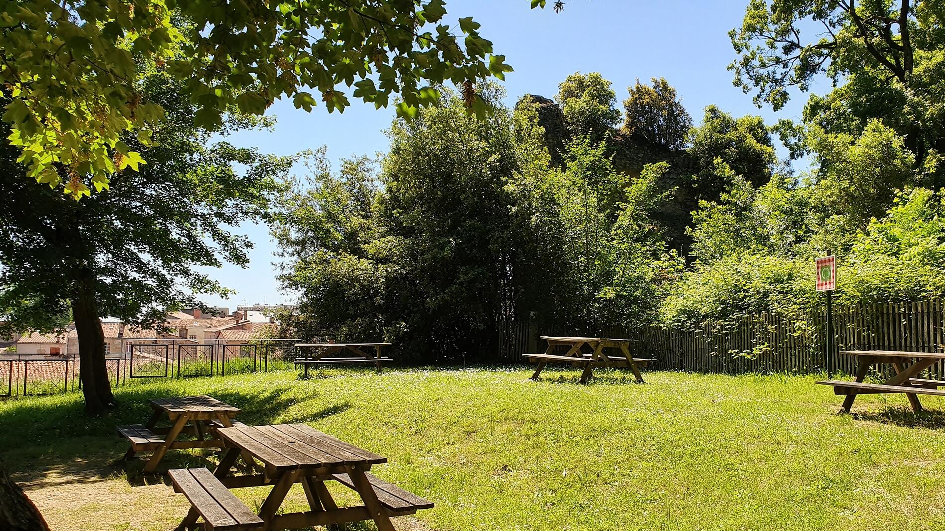 aire-de-pique-nique-baron-fontenay-vendee-85200