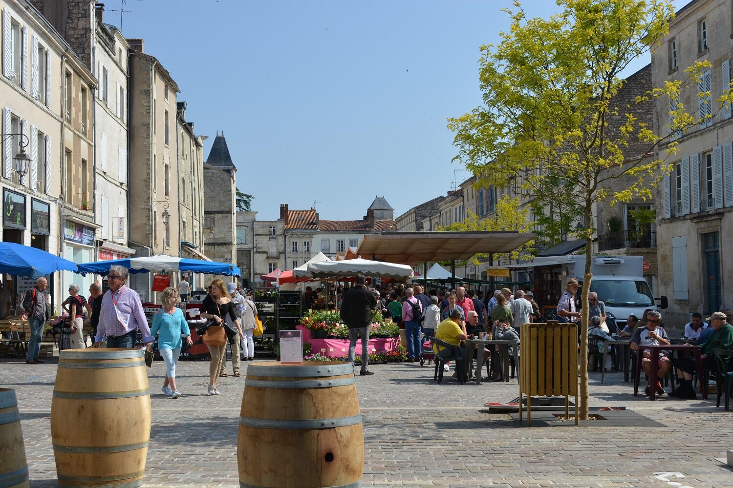 marché-fontenay-le-comte-©Ville-de-Fontenay-le-Comte