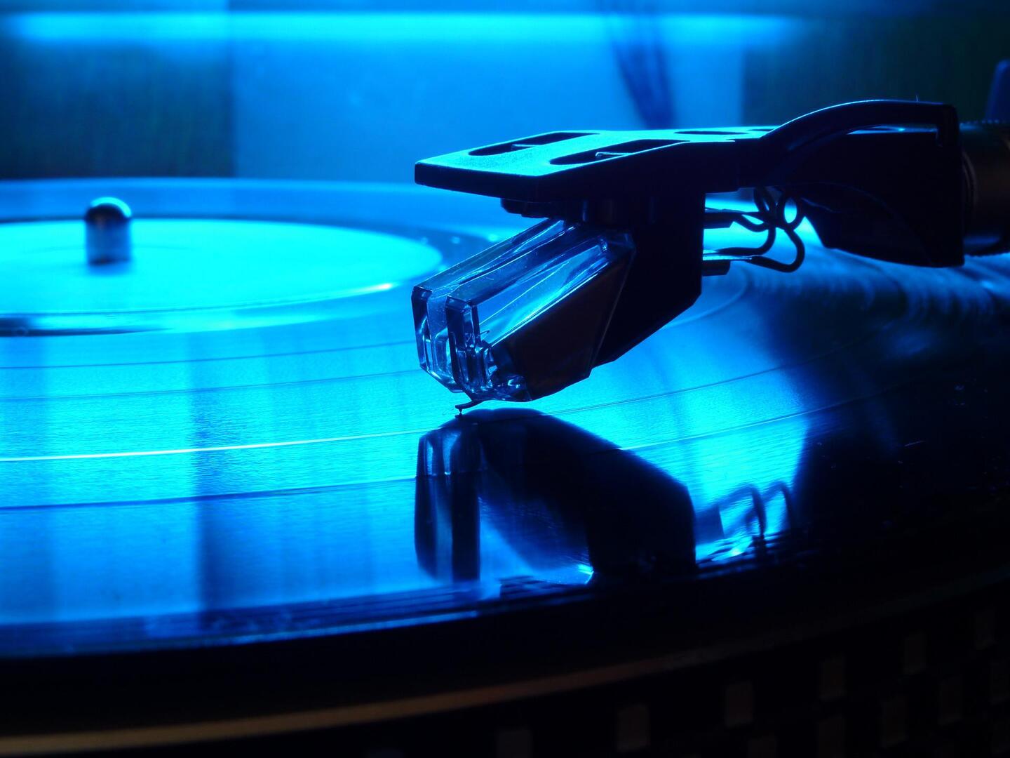 vynil-891916_1920