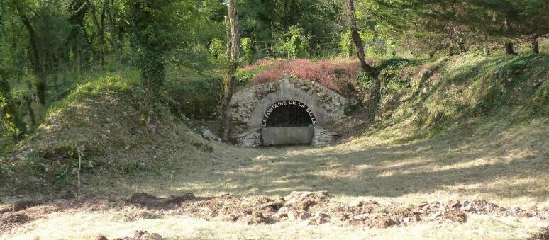 Fontaine de la Belle- Nadaillac-Le-Rouge