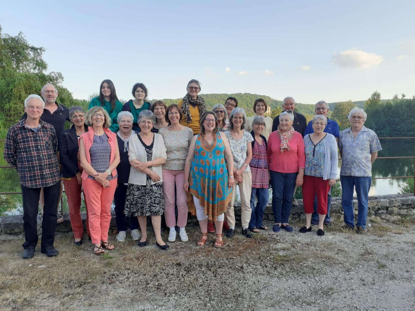 En 2020 les choristes de l'Entente des Choeurs et de Chat'Ut réunis autour de leur chef de choeur Anne Désaméricq