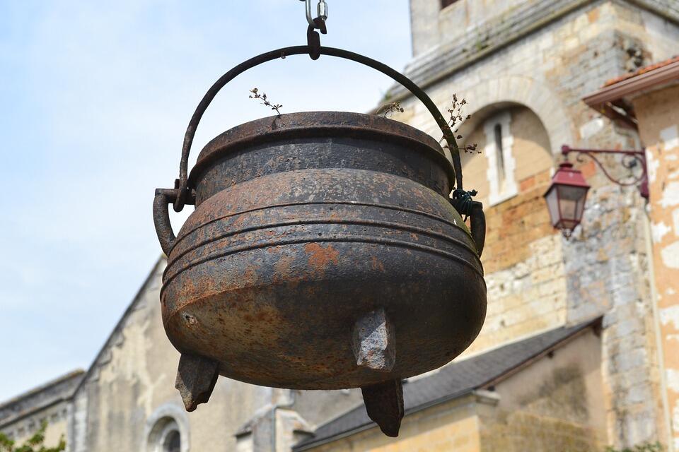 cauldron-890177_960_720