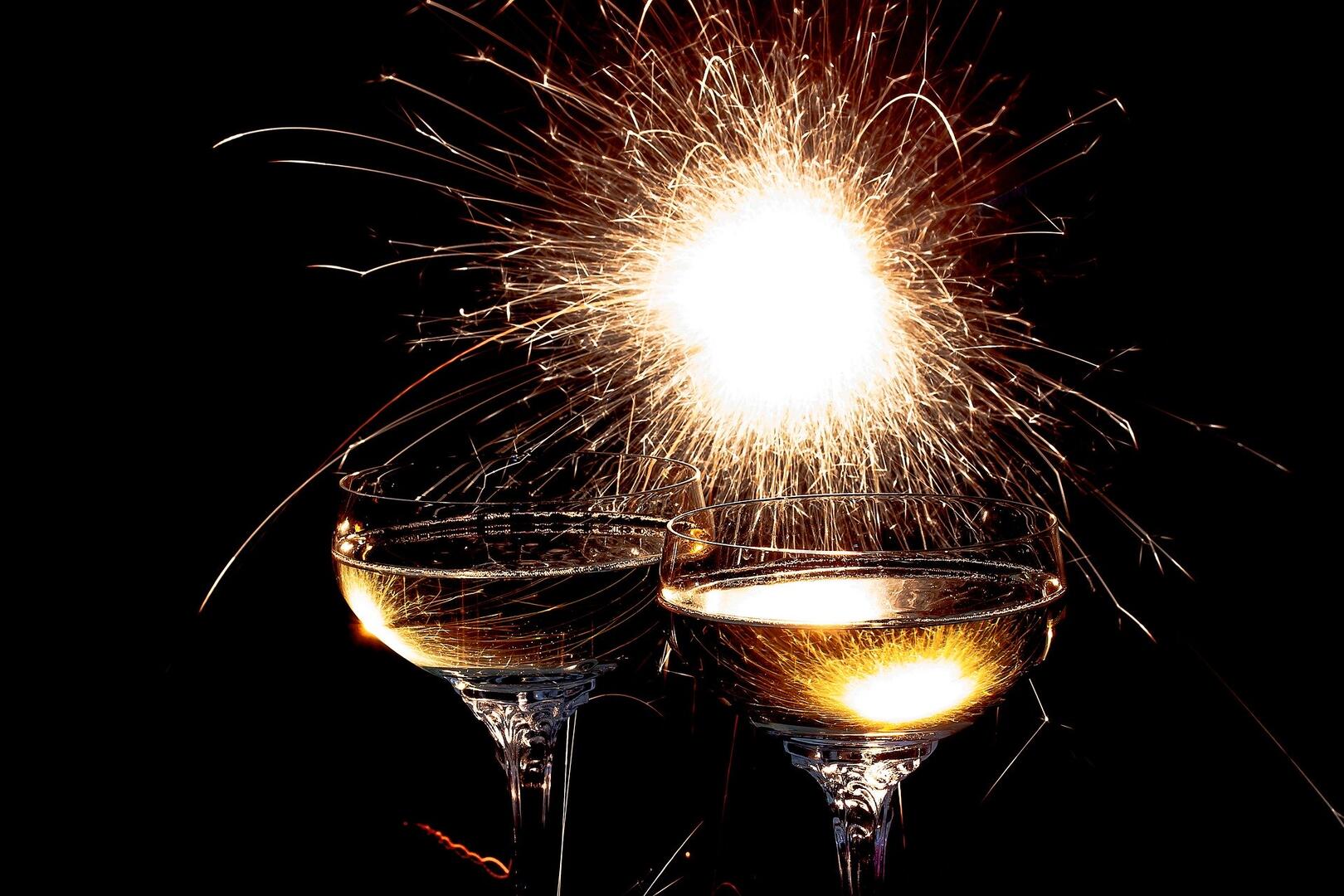 champagne-glasses-1940497-1920