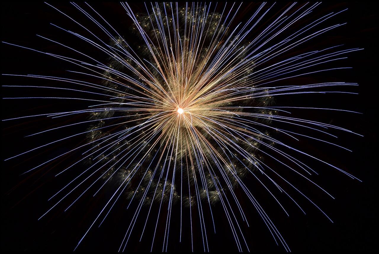 fireworks-g50600e074_1280