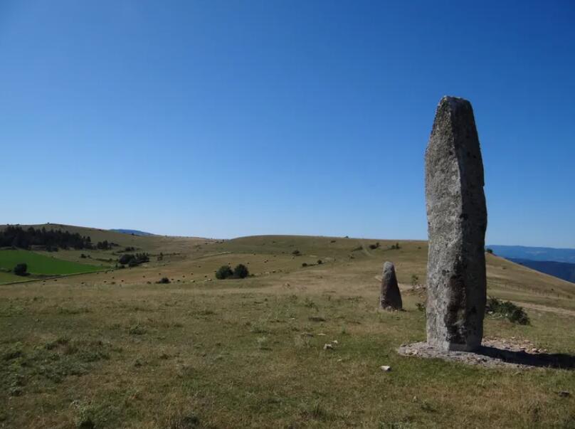 sur la route des menhirs