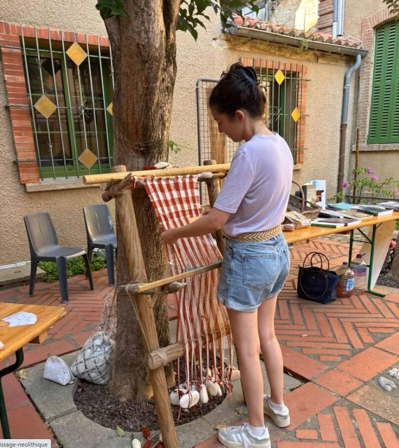 Démonstration de tissage néolithique