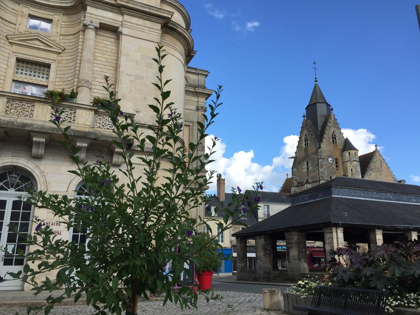 Le triptyque des Halles, St Nicolas, Théâtre