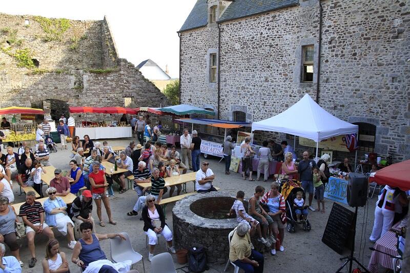 marché - château de Regnéville