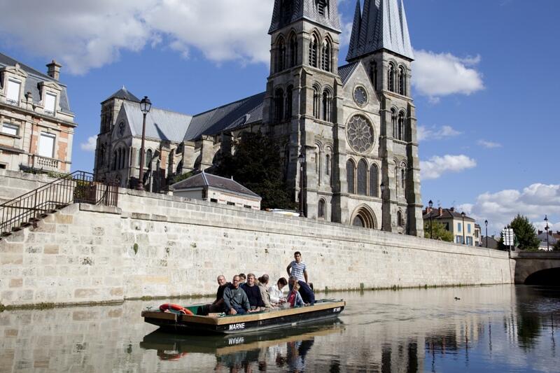 balades-en-barque-chalons-notre-dame-en-vaux