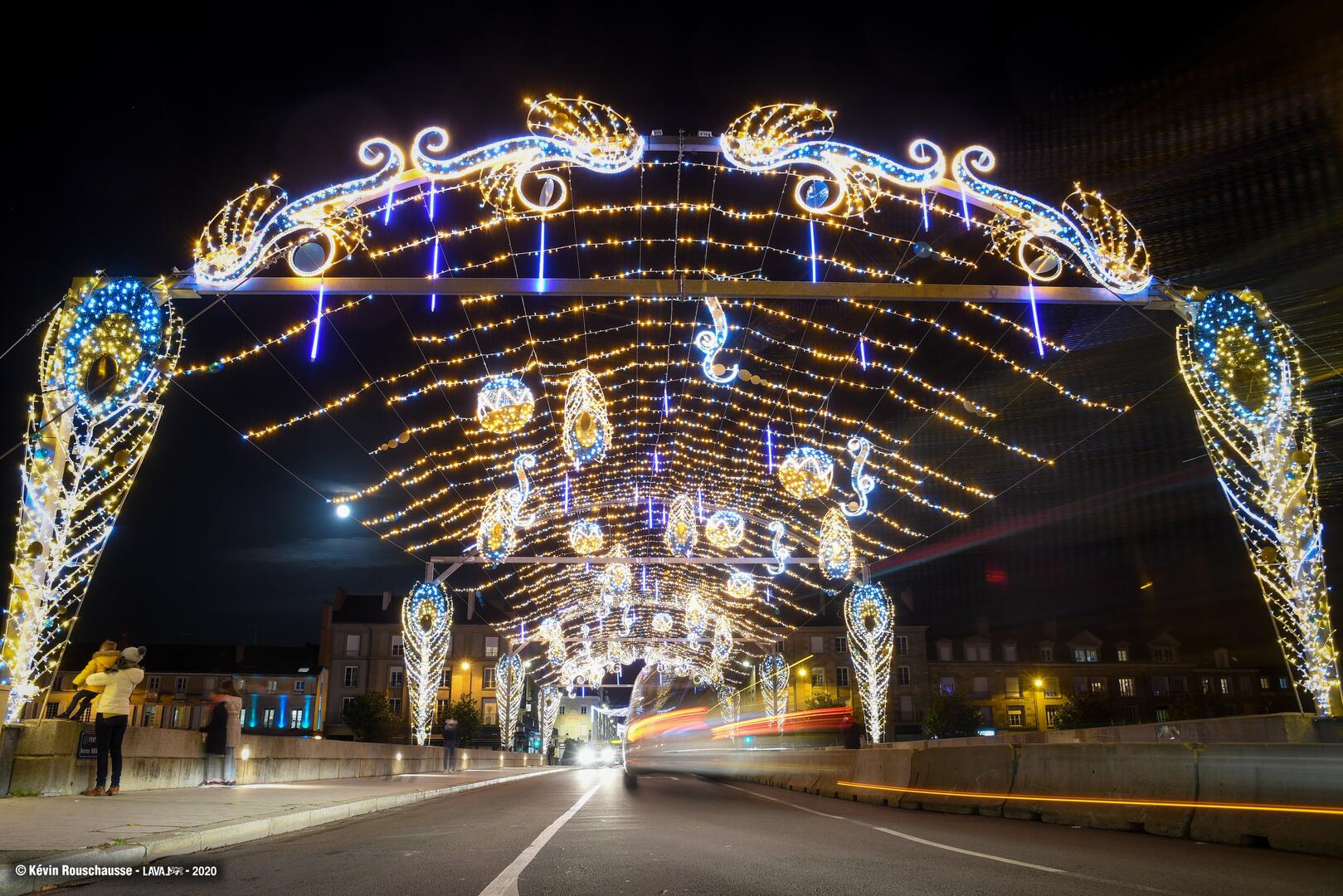 LES LUMIÈRES DE LAVAL 2020 Noël Laval Office de Tourisme de Laval