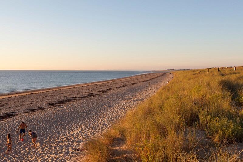 La_plage_de_Bricqueville-sur-Mer-credit-OTGTM-Thomas_JOUANNEAU-27089-1200px