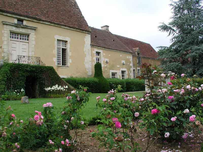 Le-pontgirard 800x600