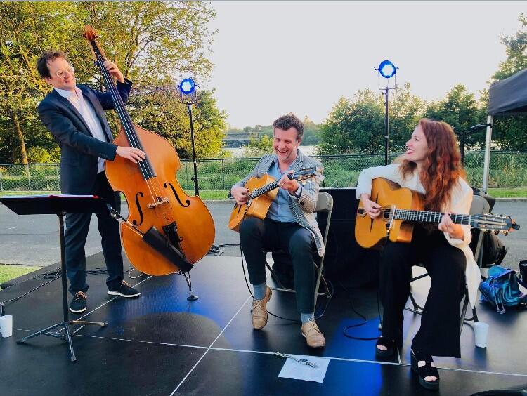 SWING TO SWING TRIO