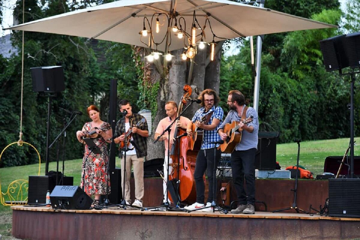 The B Bluegrass