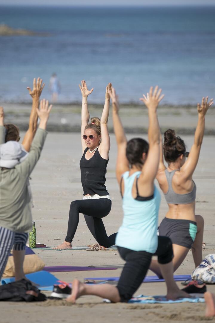 Yoga-Plage-30_web credit photo philippe fauvel