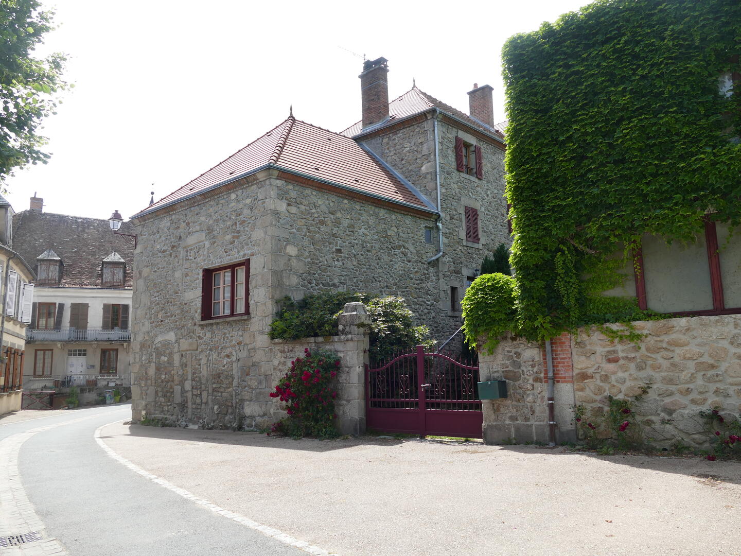 AUZANCES _Place de la Victoire_1