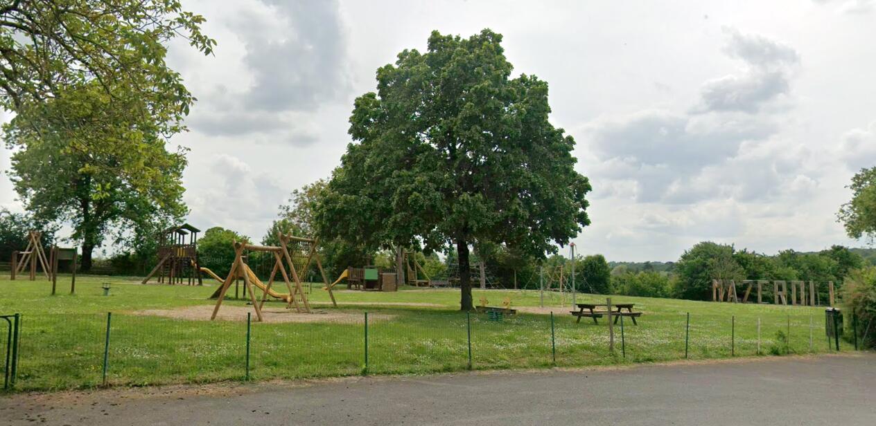 Aire de pique-nique - Aire de loisirs de Mazerolles