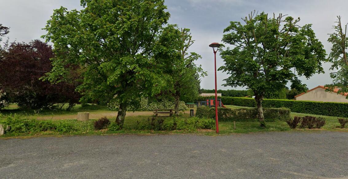 Aire de pique-nique - Bourg de Fleix