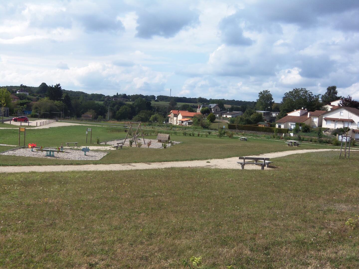 Aire de pique-nique de la vallée des Noyers - Lhommaizé