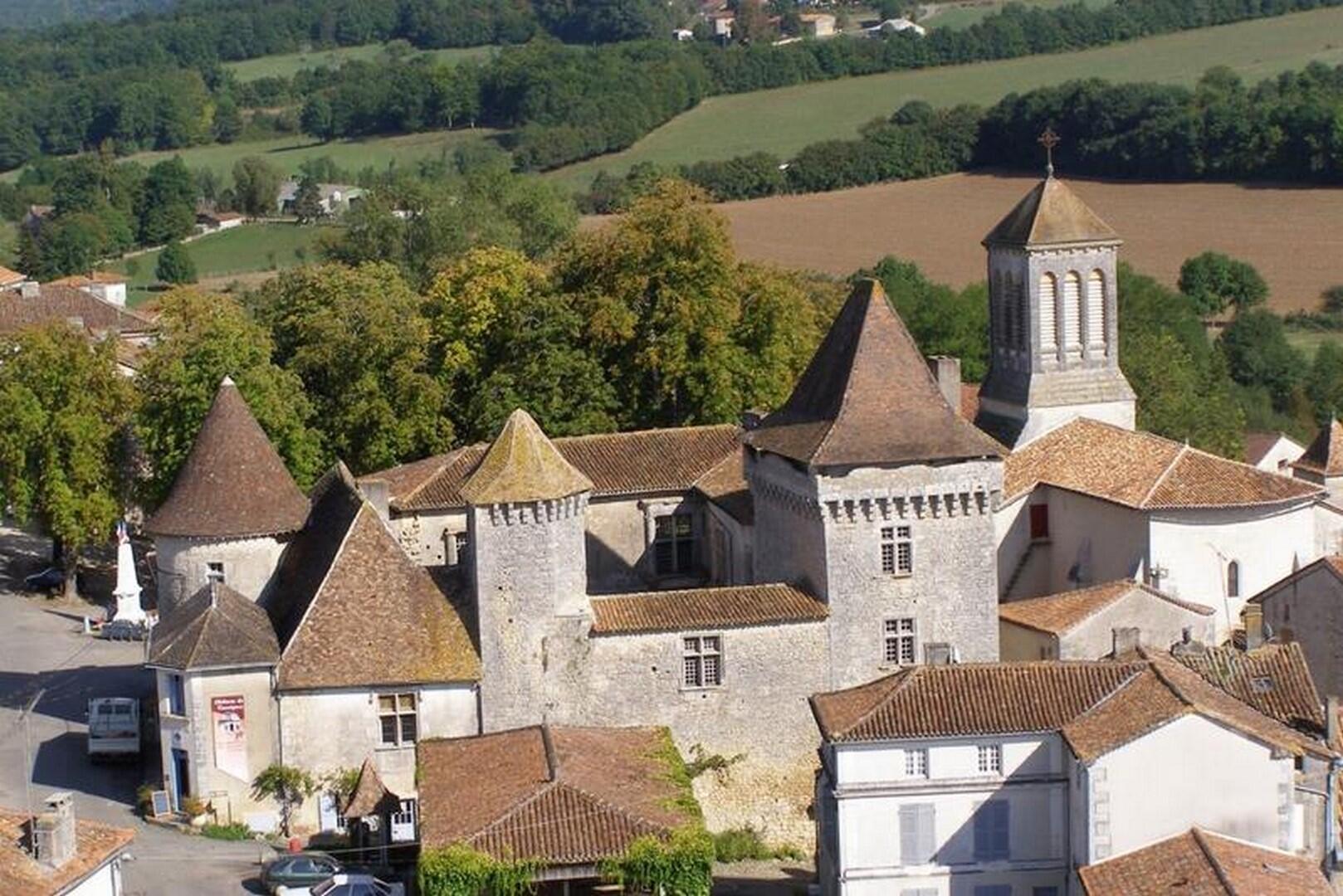 Le château de Varaignes