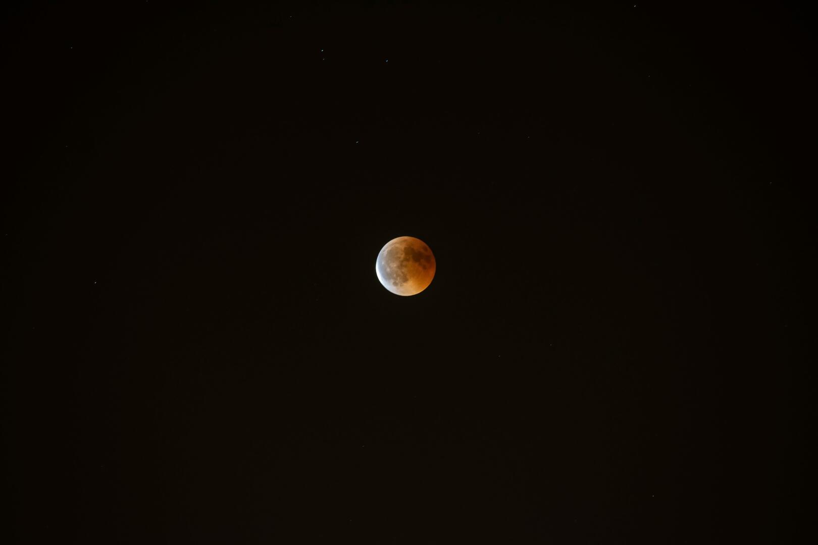 elg21-moon-8267178