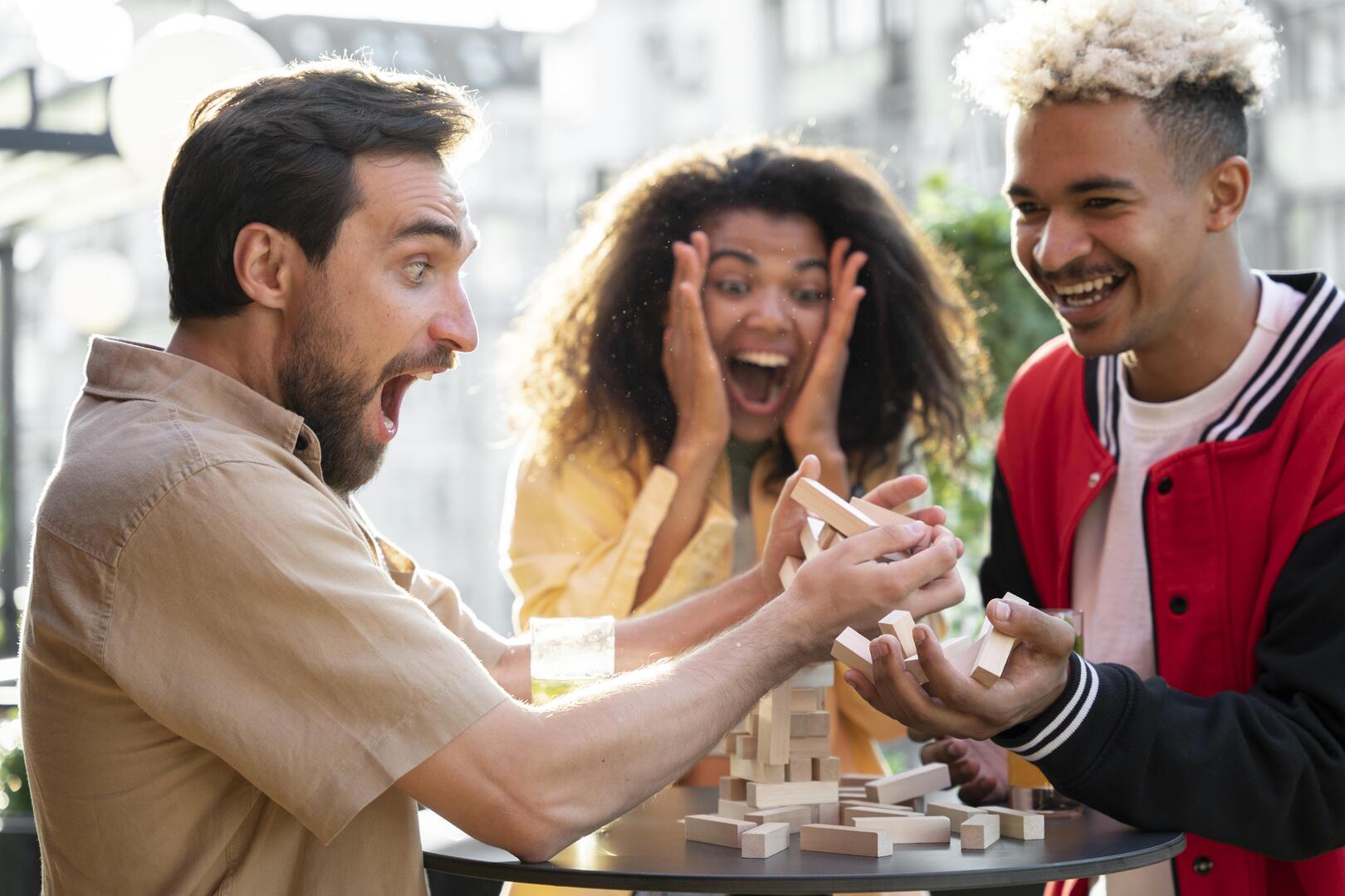 medium-shot-smiley-friends-hanging-out