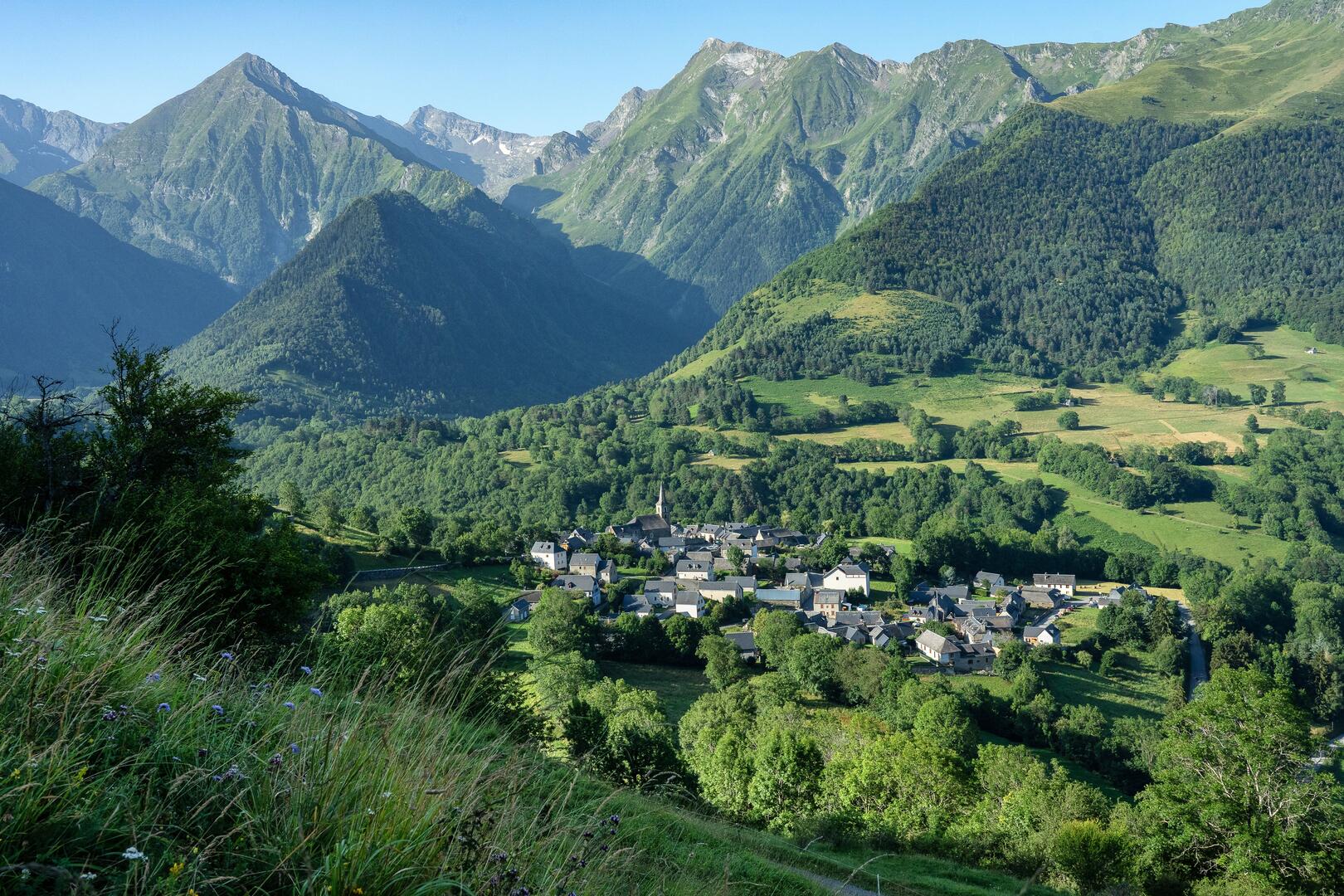 Azet et le fond de la vallée d'Aure
