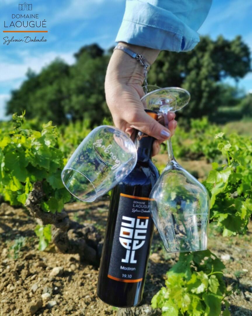 Bouteille verre ©Domaine Laougué