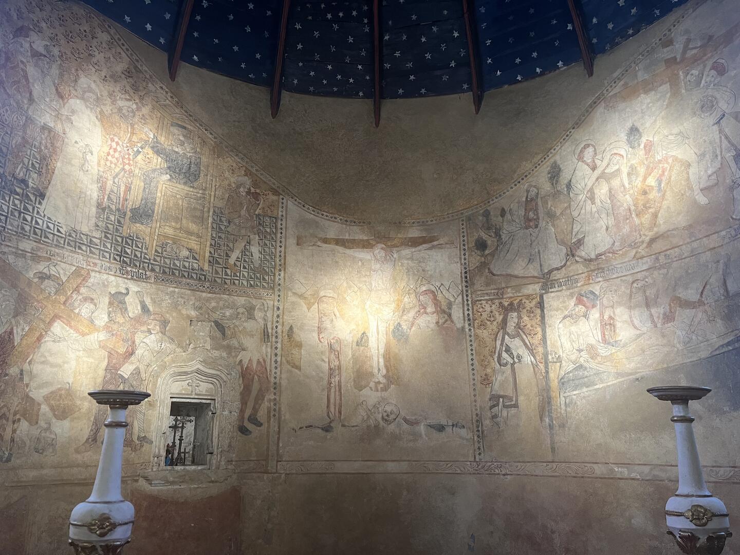 Eglise peinte Castera L