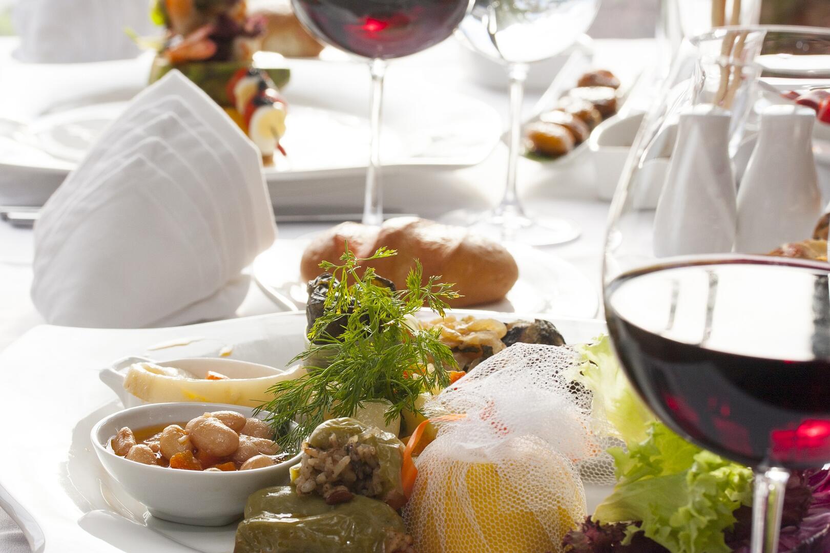 Lourdes espace R.Hossein salon mets et vins mars 2022