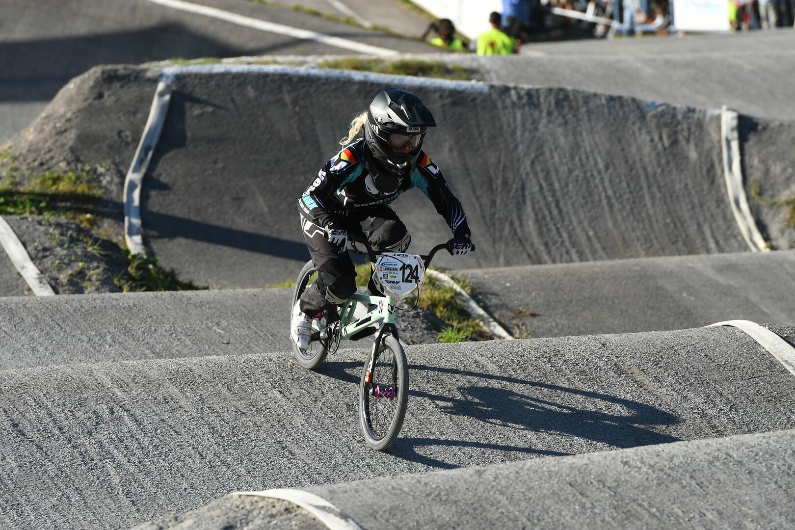 bmx-2858941_1920