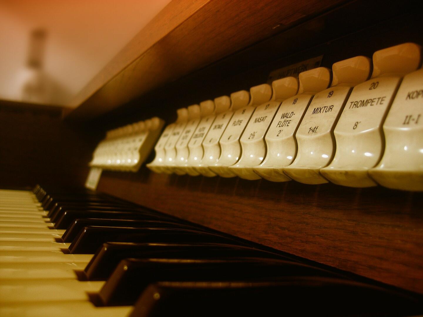 organ-70601-1920