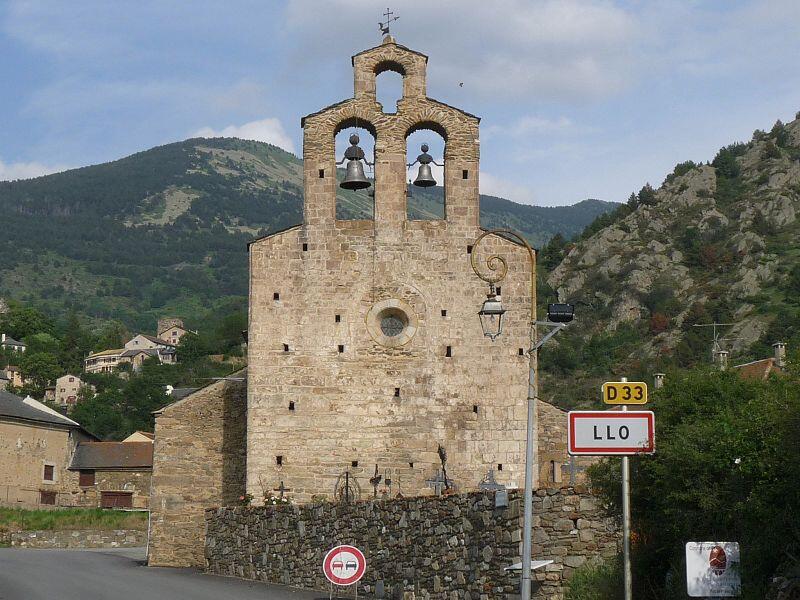 437419-francais-eglise-de-llo-pyrenees-orientales-france