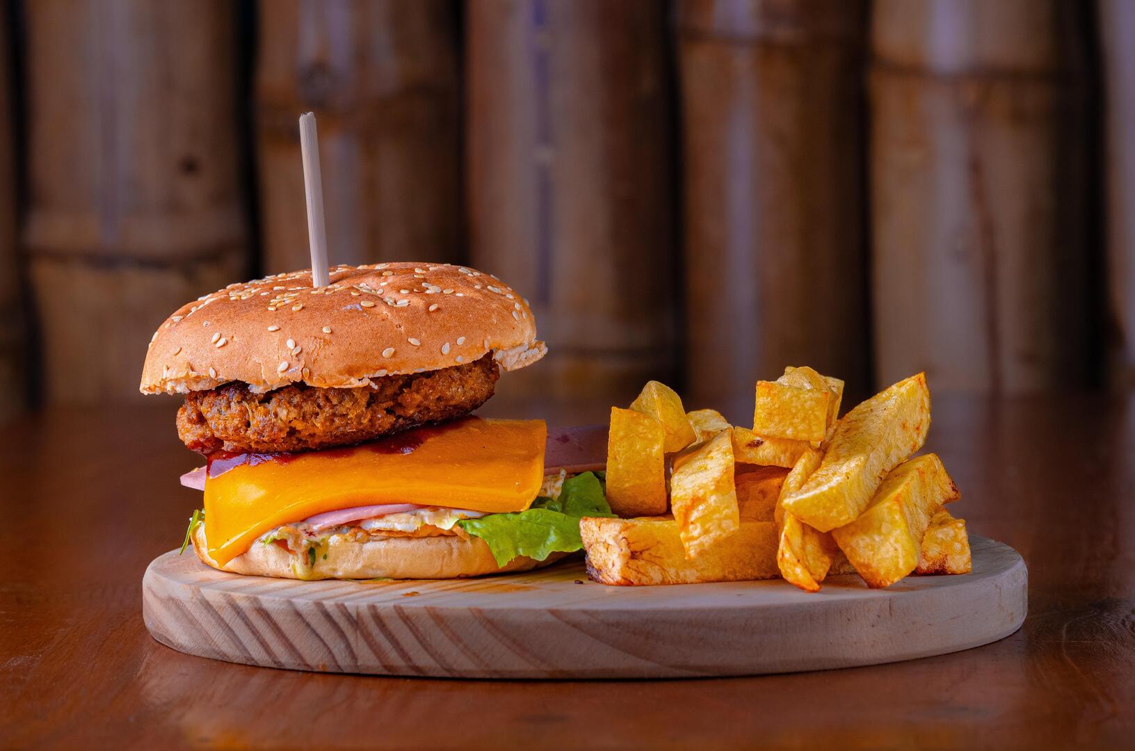 BURGER FRITES Juan Carlos Barrera de Pixabay