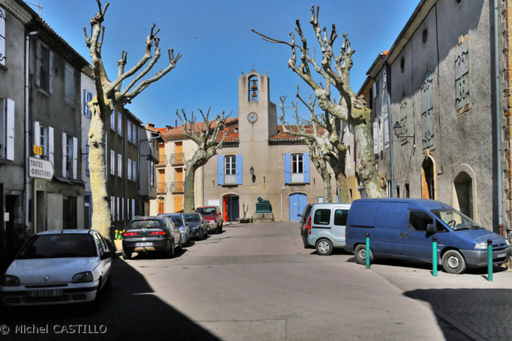 caudins_de_fenouillndes_place_de_la_mairie_2