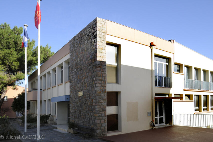 latour_de_france_mairie_et_salle_des_fntes