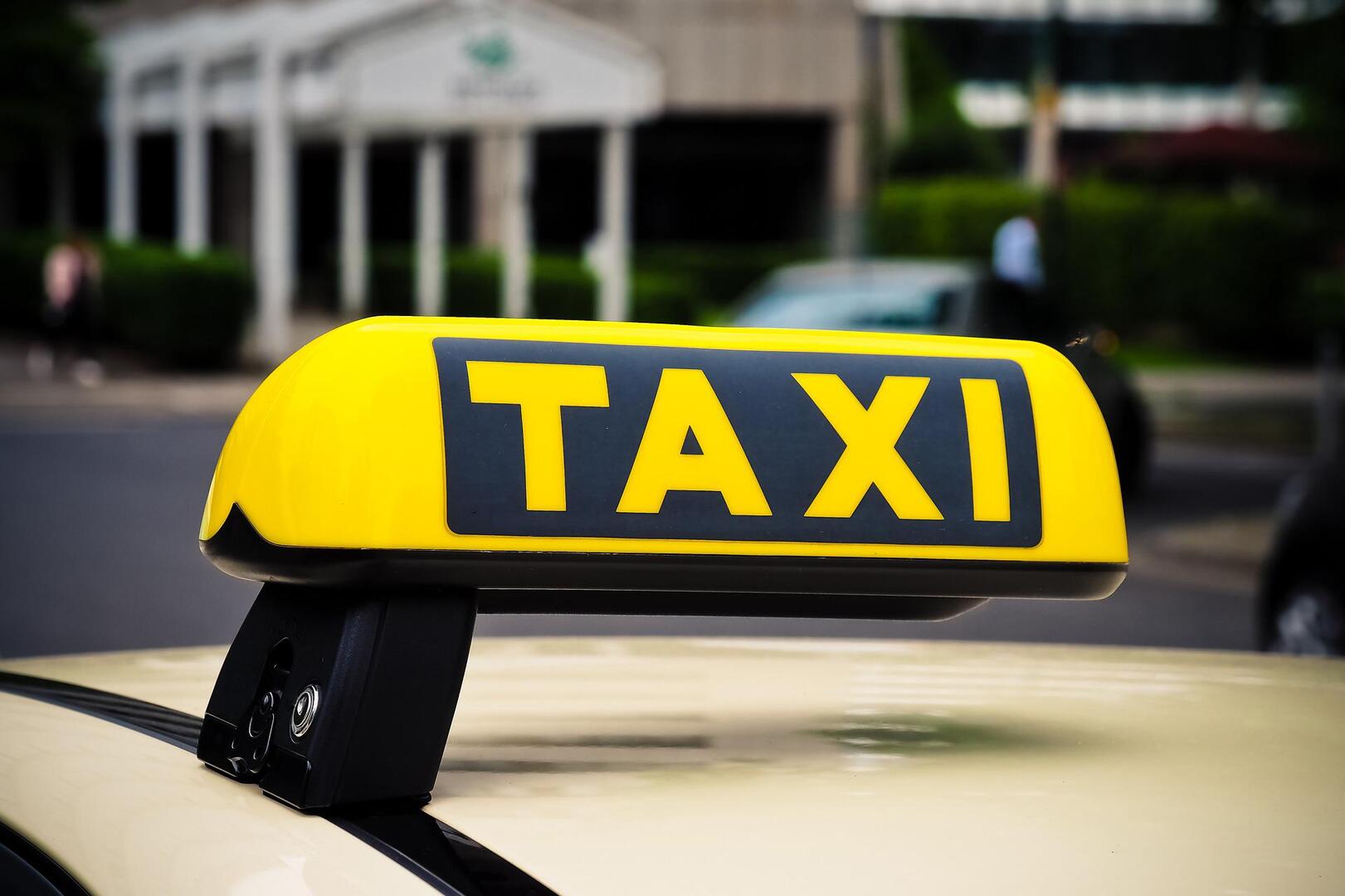 taxi-g6b11a4779_1920