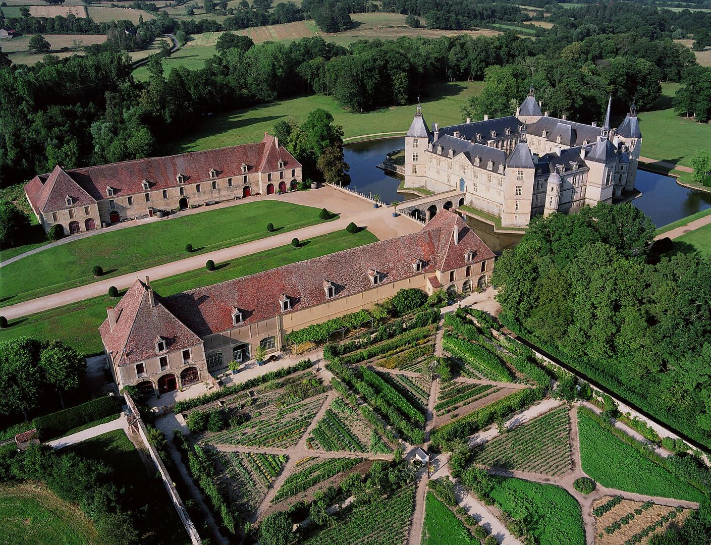 Vue aérienne du Domaine de Sully - Château de Sully