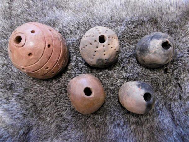 Atelier "sifflets d'argile" - musée de la faïence et de la céramique de Malicorne-sur-Sarthe_1