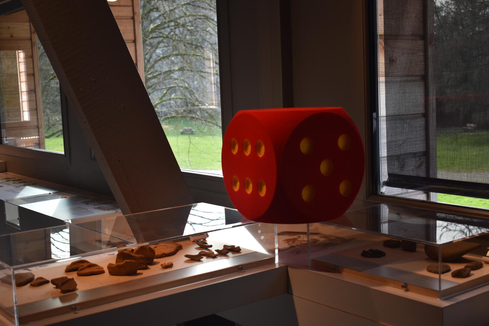 Jeu "Jouez le Musée au Dé" - Musée de Préhistoire Grotte de Saulges