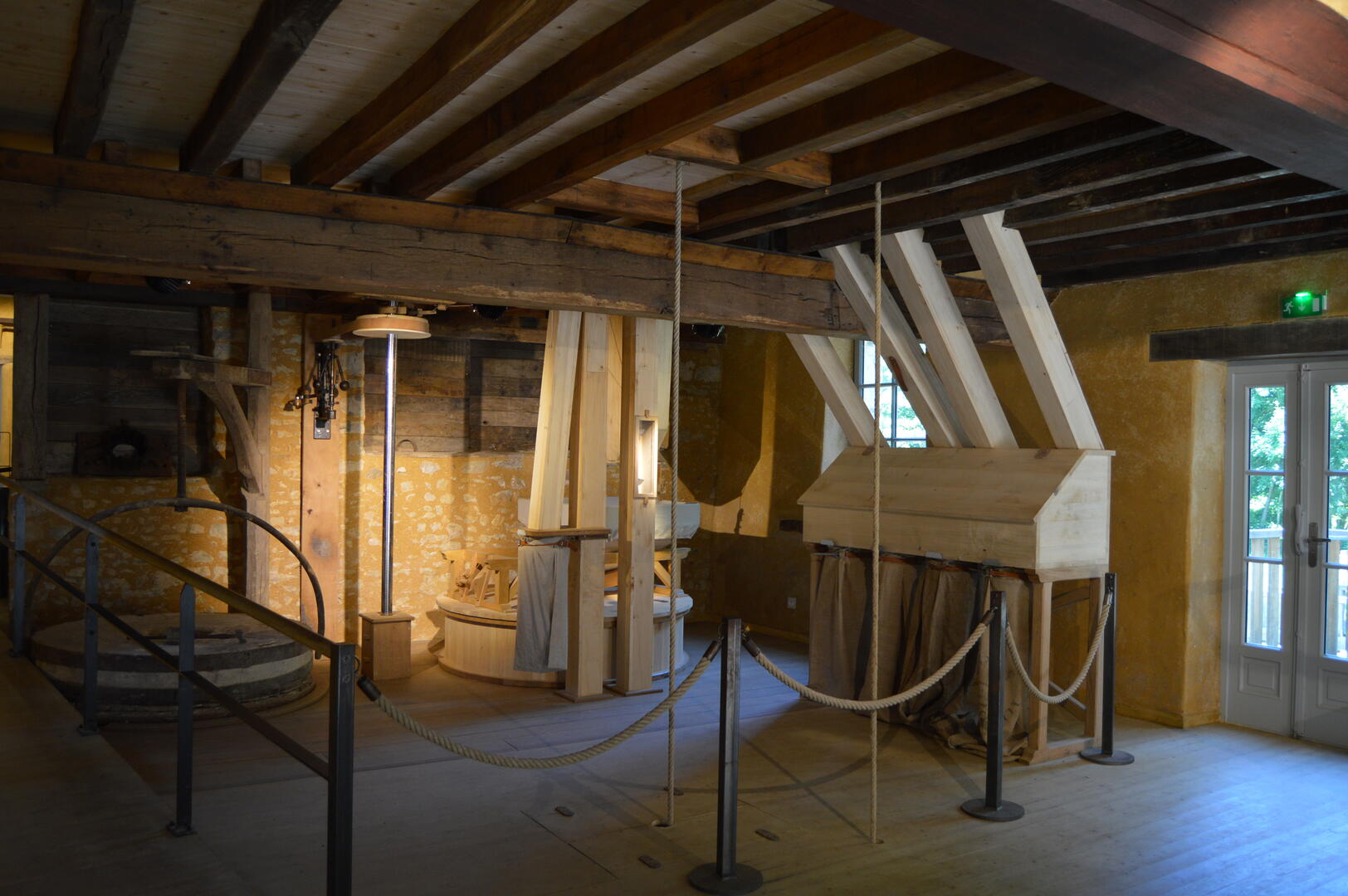 PCU53-Grand Moulin salle des meules
