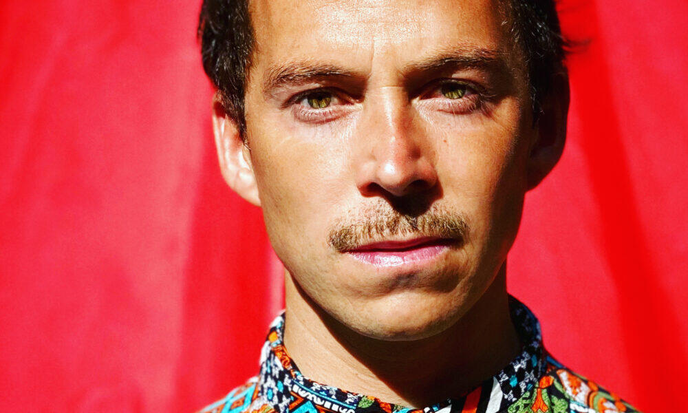 Thibault Cauvin raconte et jour Leo Brouwer