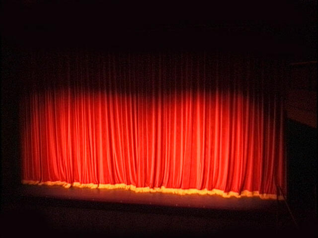 Théâtre_rideau_scène