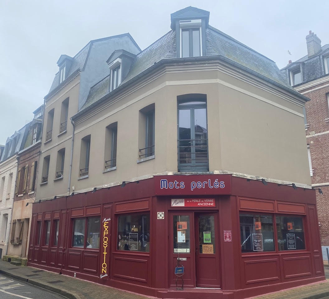 Devanture Mots Perlés