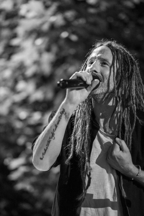 Chanteur "Vanupié"