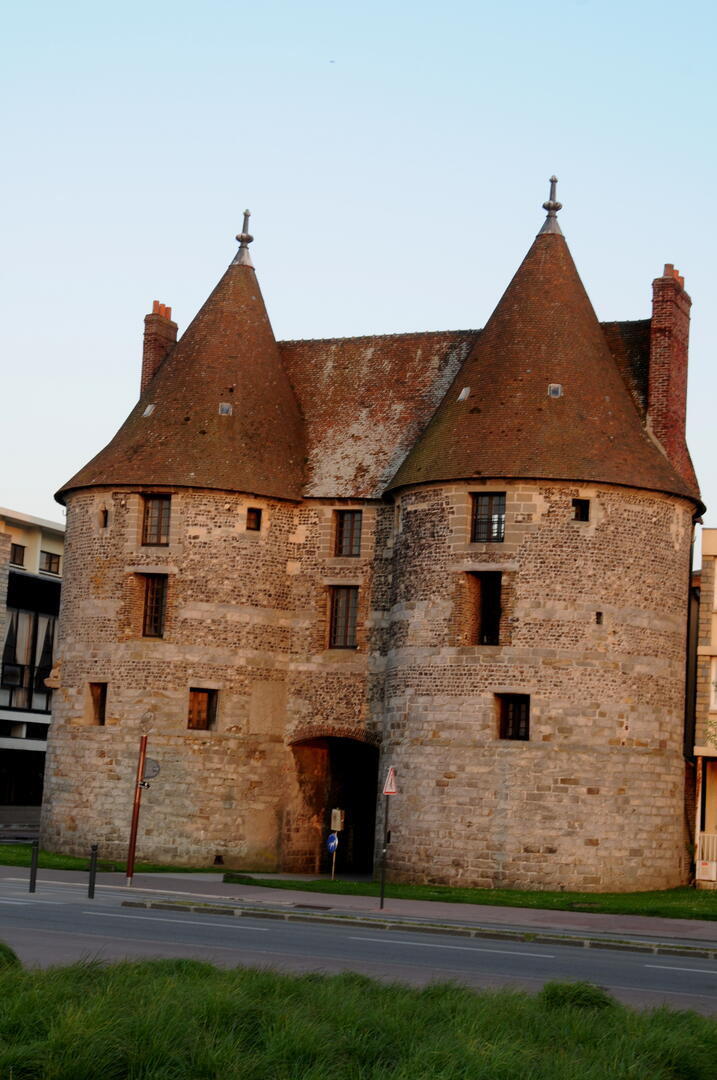 Decaux. Les Tourelles (1)