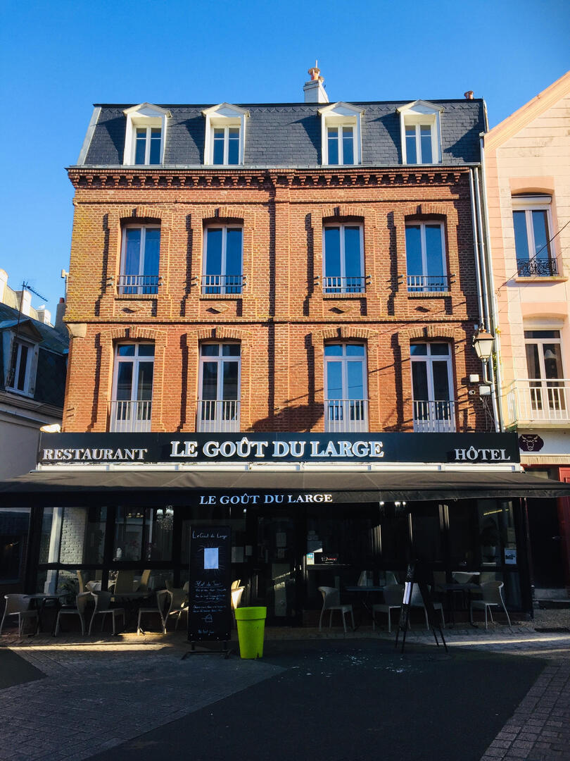 Facade-Le-Gout-Du-Large