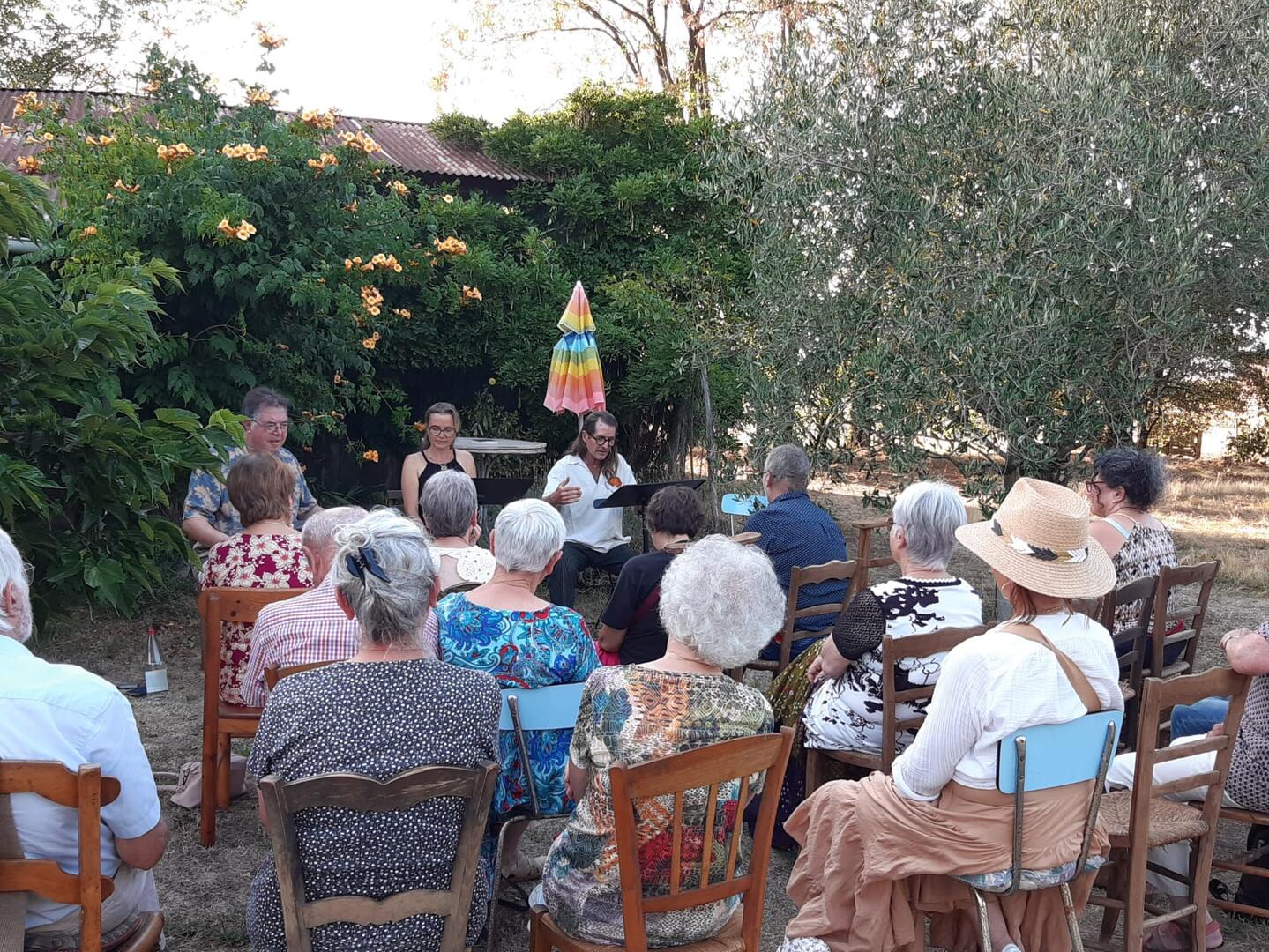 Lectures et spectacle au jardin clessé 1