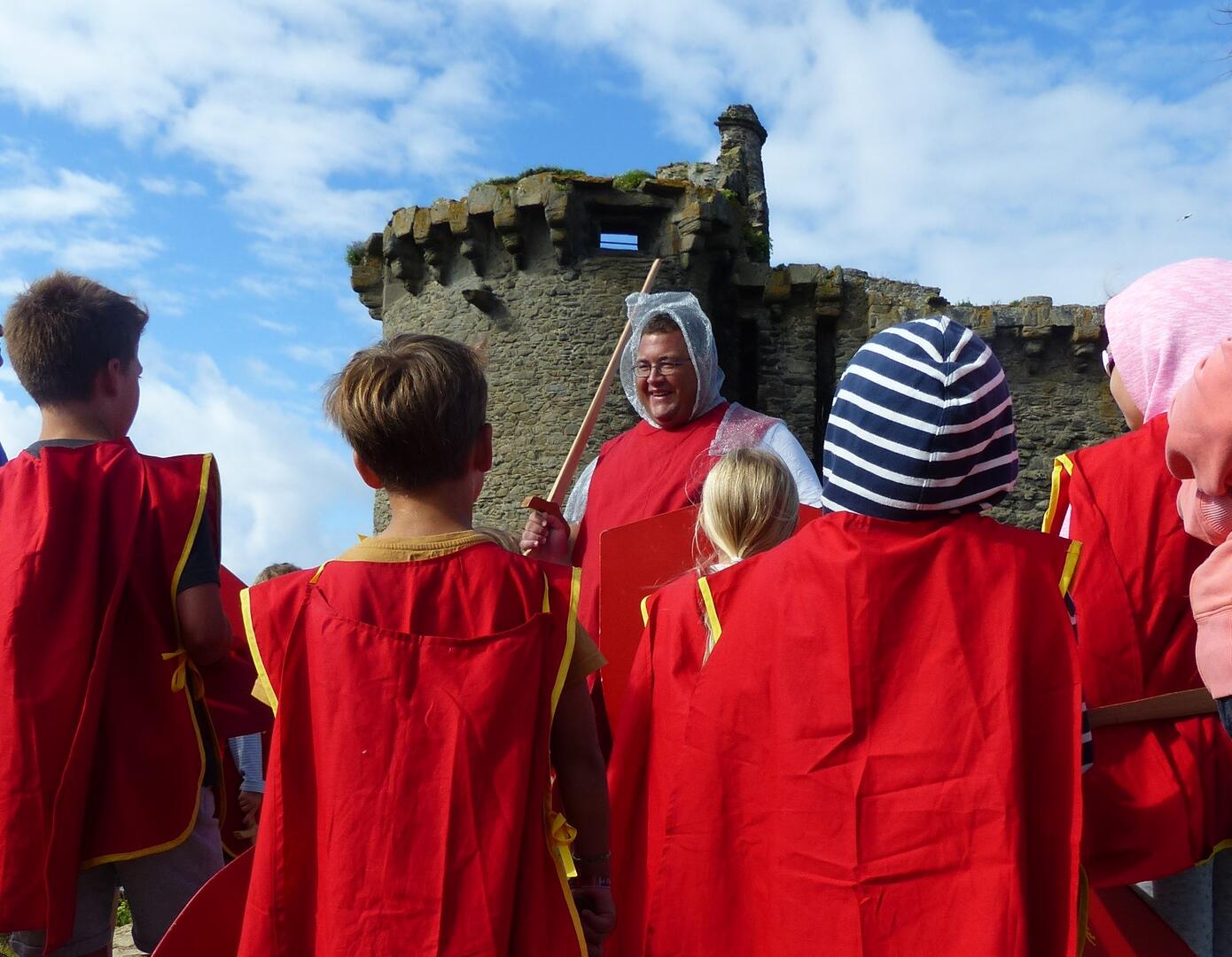 25 - A l'assaut du Vieux Château (1)