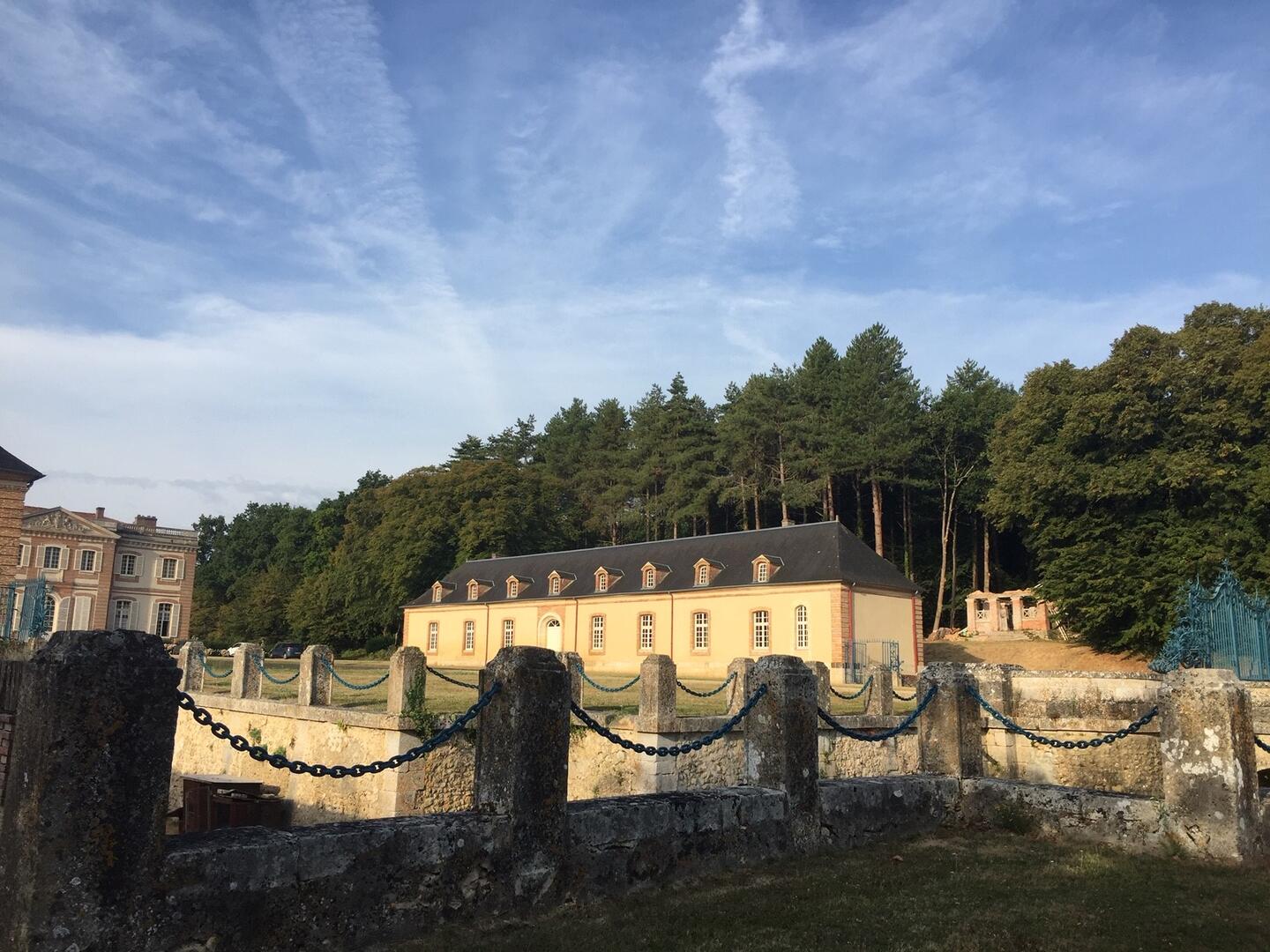 Château de Chèreperrine - Origny le Roux - vue du bâtiment annexe